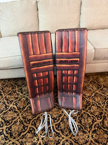 Medium Bauer Vapor Hyperlite 2 Goalie Leg Pads Pro Stock (Used)