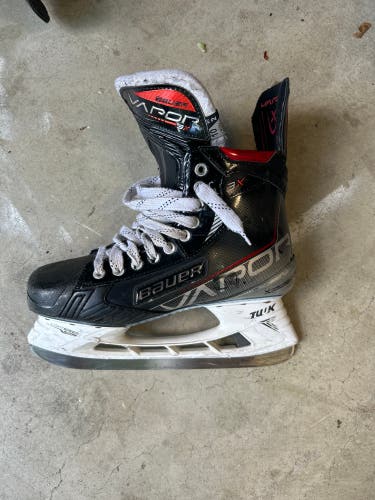 Black 2021 Bauer Vapor 3X Hockey Skates Regular Width 10 (Used)