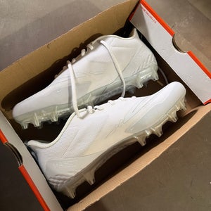 White Unisex Size M 11.0 (W 12.0) Adult Nike Alpha Huarache 8 Pro Turf Low Top Turf Cleats (New)