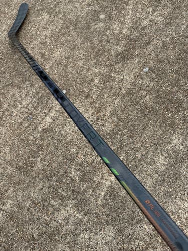 Warrior Covert QR6 PRO Pro Stock Hockey Stick 90 Flex P14 Right 6677