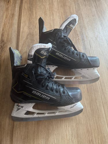 2024 Bauer Supreme M40 Hockey Skates 8.5 (Used)