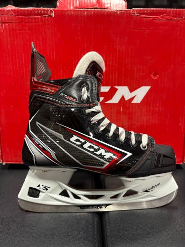 2019 CCM JetSpeed FT490 Hockey Skates Extra Wide Width Size 4 (New)