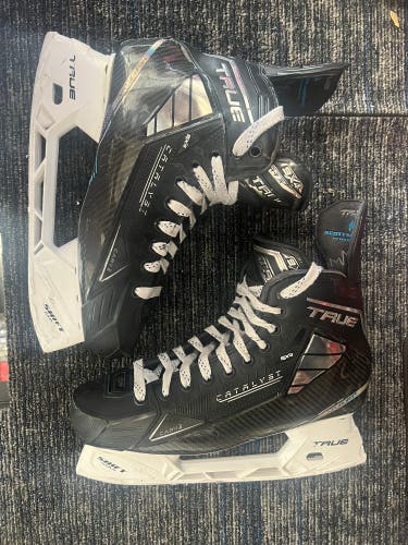 2024 True Catalyst 9x4 Hockey Skates 11 (Used)