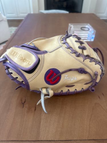 Wilson A2000 RH Catcher's Baseball Glove 33.5" (New)
