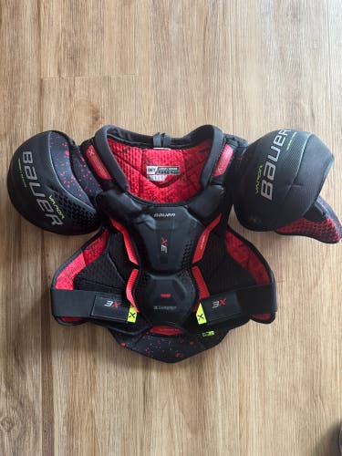 Large Intermediate Bauer Vapor X Shoulder Pads (Used)