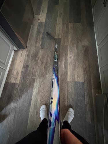 Intermediate Bauer Vapor Flylite Left Hand Hockey Stick P28 65 Flex (New)