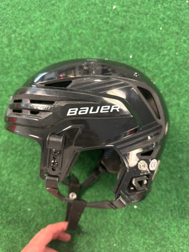 Black Medium Bauer Re-Akt 90 Helmet (Used)