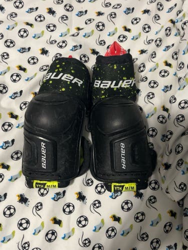Youth Medium Bauer Vapor Velocity Elbow Pads (Lightly Used)