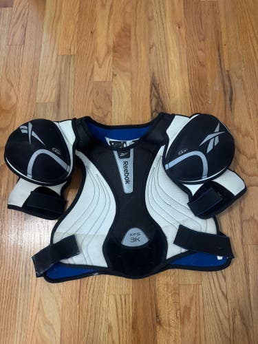 Men's Large Senior Reebok 3K Shoulder Pads (Used)