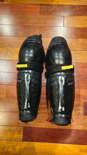 Senior CCM Tacks AS-V 14" Shin Pads (Used)