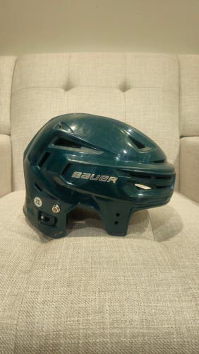 Medium Bauer Re-Akt 155 Helmet (Used)