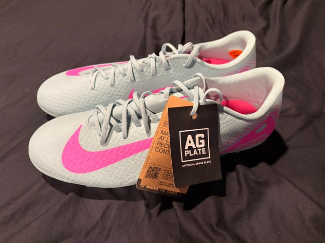 Unisex Size M 11.0 (W 12.0) Nike Mercurial Vapor 15 Cleats (New)