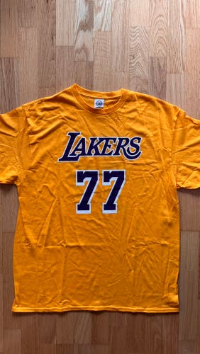 Los Angeles Lakers NBA Luca Doncic T-Shirt - Size XL