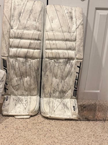 34" 2024 True Catalyst Px3 Regular Goalie Full Set Pro Stock (Used)