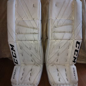 26" CCM Extreme Flex 5.5 Goalie Leg Pads (Used)