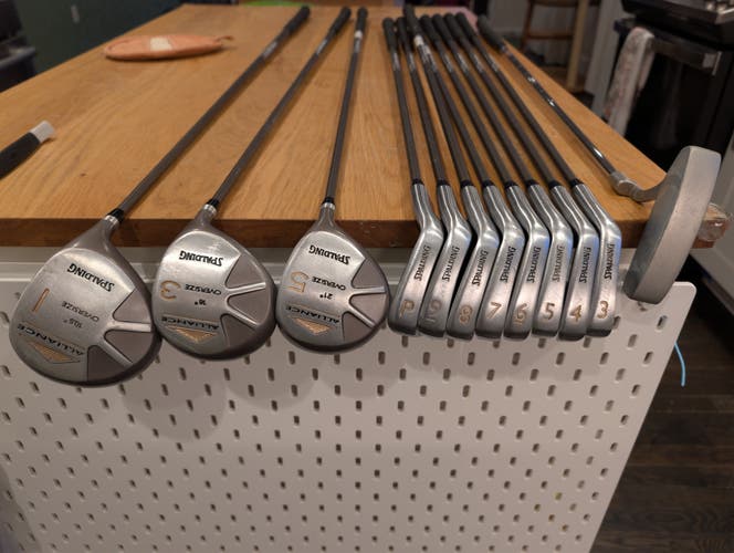 Men's Spaulding Right Hand Complete Golf Club Set Graphite Shafts