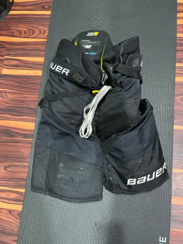 Senior Medium Bauer Supreme 3S Pro Hockey Pants (Used)