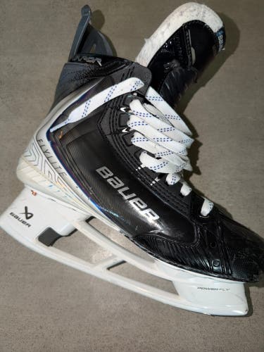 2025 Bauer Vapor Flylite Hockey Skates Regular Width Pro Stock 9.5 (Used)