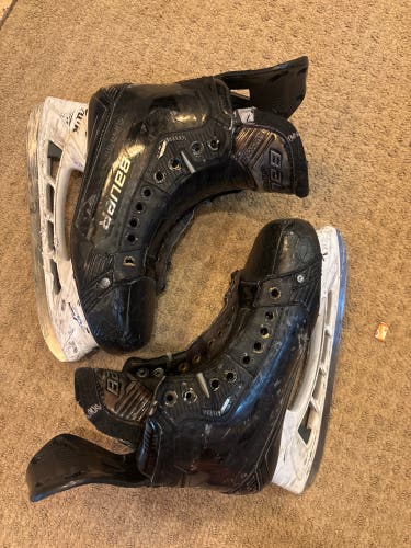 Black 2022 Bauer Supreme Mach Hockey Skates Regular Width 7 (Used)