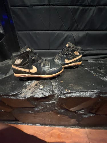 Black Men's Size M 8.5 (W 9.5) Adult Air Jordan High Top Metal (Used)