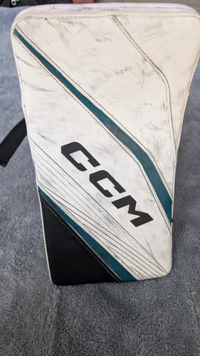 CCM EFlex 6.5 Regular Hand Blocker Junior (Used)