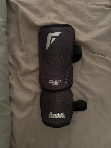Black Senior Franklin Elbow Protection (New)