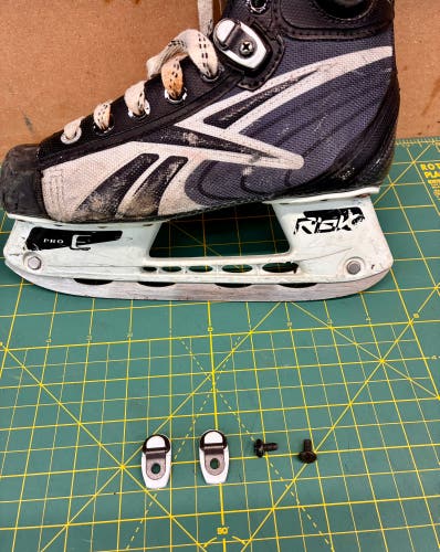 Reebok Rbk hockey skate Lace Locks [ 2 Pieces With 2 Screws ] ice roller 9k 11k hardware only