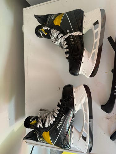 2020 Bauer Supreme Ultrasonic Hockey Skates Regular Width 10.5 (Used)