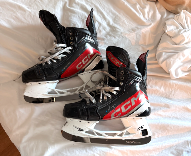 CCM JetSpeed FT6 Pro Hockey Skates Regular Width 8.5 (Used)