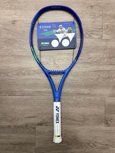 New Yonex Ezone 100 | Gripsize 4 3/8 | NWT