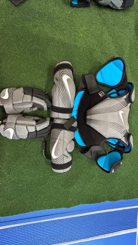 Nike Vapor LT Complete Lacrosse Set | Youth Small | Shoulder Pads + Gloves + Arm Guards