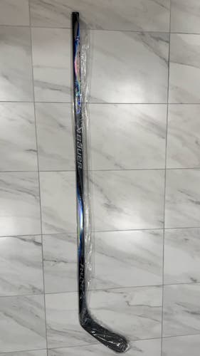 Intermediate Bauer Vapor Flylite Left Hand Hockey Stick P92 65 Flex (New)