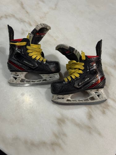 Bauer Vapor 2X Hockey Skates Extra Wide Width Youth 10EE (Used)