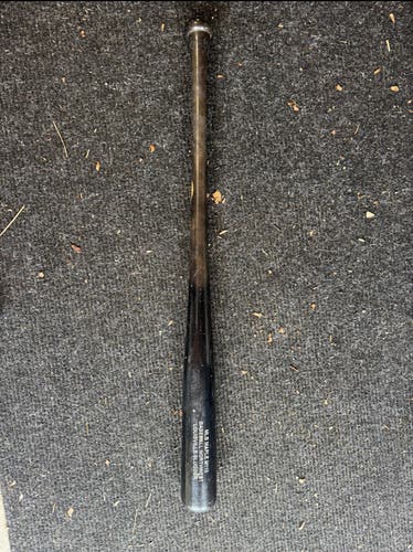 Louisville Slugger M110 Maple Bat (-3) 30 oz 33" (Used)