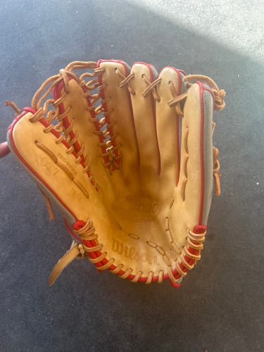 Wilson A2000 RH Baseball Glove 12.75" (Used)