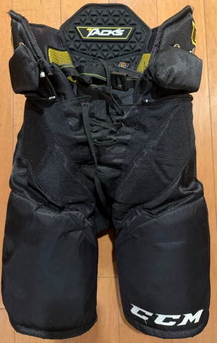 CCM Ultra Tacks Senior Hockey Pants | Size Medium | Mint Condition D3O
(Used)
