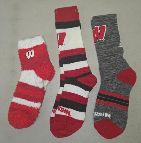 ST10 Mens NCAA WISCONSIN BADGERS Crew Socks Lot of 3 Pair MEDIUM New