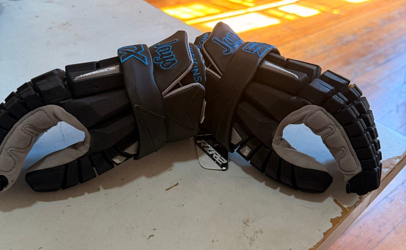 STX Surgeon RZR2 Lacrosse Gloves (Used)