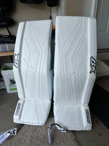 33" Brian's Iconik Pro Goalie Leg Pads (barely Used)