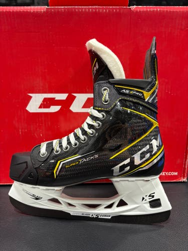 2020 CCM Super Tacks AS3 Pro Hockey Skates Extra Wide Width 6 (New)