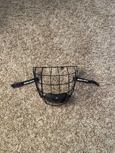 Medium Bauer Full Cage (Used)