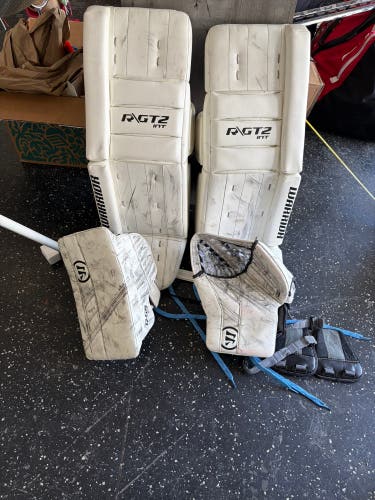 32" Warrior Ritual GT2 Regular Goalie leg pads R/G5 gloves
