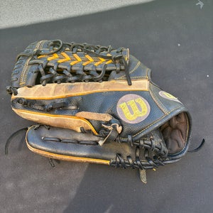 2010 Wilson A2000 LH Outfield Baseball Glove 12.5" (Used)