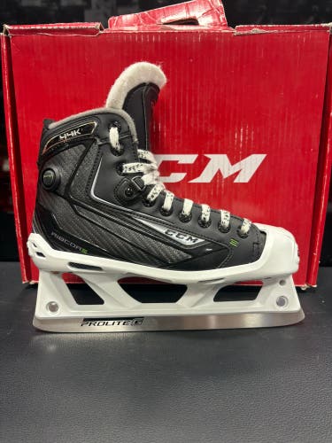 2016 CCM Ribcor 44K Hockey Goalie Skates Size 5 (New)