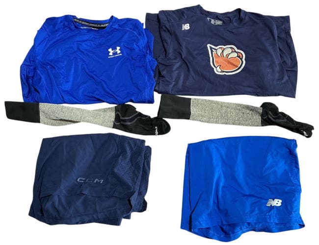 Large Bakersfield Condors Hockey Apparel Bundle (Used) 8076 (A R5 S1 L1)