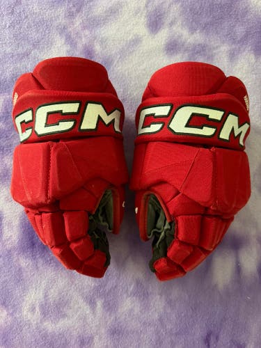 Harvard University CCM HGPTKXFPP Gloves (Used)