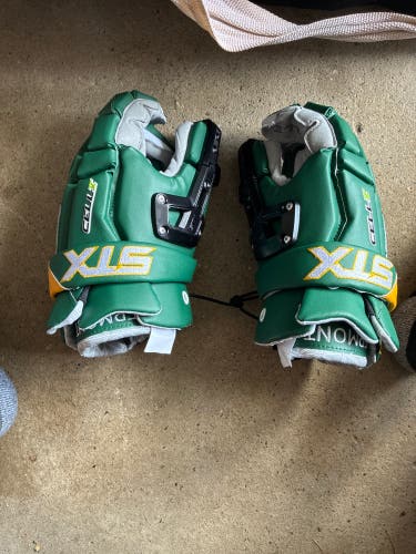 STX Cell V Lacrosse Gloves (New)