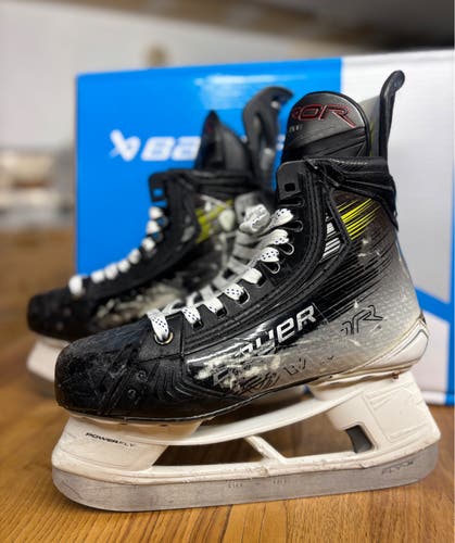 Bauer Vapor Hyperlite 2 Hockey Skates - Senior 6 /Regular Width (Good Condition)