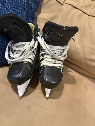 2024 Bauer Elite Hockey Goalie Skates 8.5 (Used)