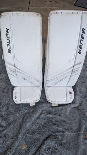 Intermediate Small Bauer Supreme S29 Goalie Leg Pads (Used)